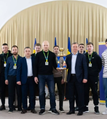 В Ужгороді нагородили переможців чемпіонату міста з аматорського футболу