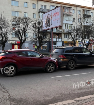 Стали відомі деталі вчорашнього потрійного ДТП на Незалежності