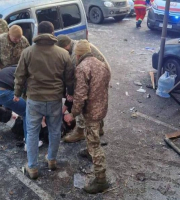 Погибший был военным: появились новые подробности теракта в Днепре (фото, видео)