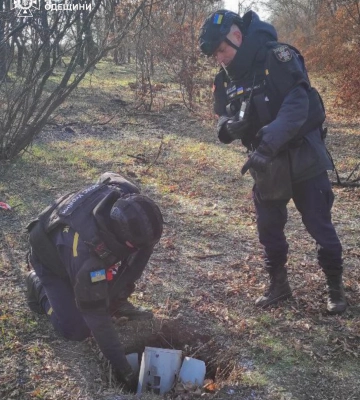 Одеські піротехніки розміновують деокуповані території 
