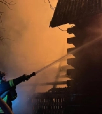 Рятувальники погасили пожежу у колишньому кафе «Білочка» у Струмівці