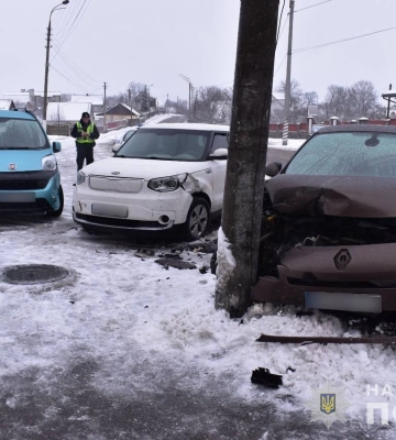 На Вінниччині внаслідок трьох ДТП постраждали двоє дорослих та школярка, - поліція