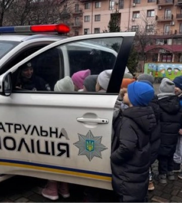 Інспектори відділу звʼязків з громадськістю провели цікавий захід в Ужгороді