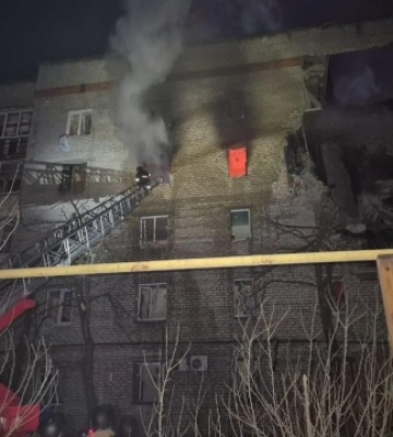 Загарбники вдарили з авіації по п’ятиповерхівці у Лимані на Донеччині