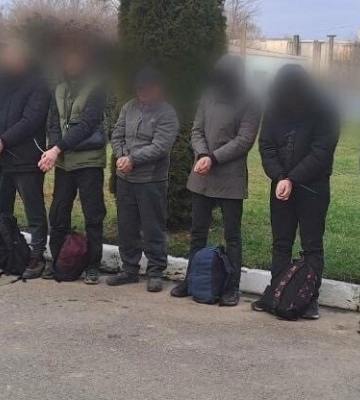 Прикордонники затримали на Закарпатті вісім ухилянтів, серед яких двоє львів&#039;ян, - ВІДЕО