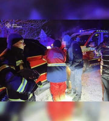 Каталися на квадроциклах за Чернівцями і заблукали: чоловіків знайшли рятувальники