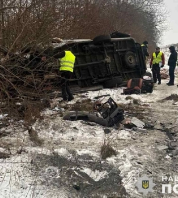 У моторошній ДТП біля Львова загинули семеро людей – п&#039;яний винуватець втік 