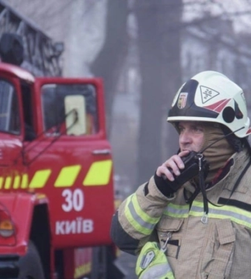 У Києві ліквідували пожежу в гуртожитку (ФОТО)