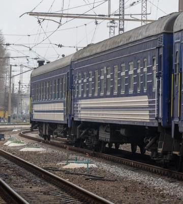Кілька днів у грудні до Чернівців не курсуватимуть пасажирські поїзди: причина