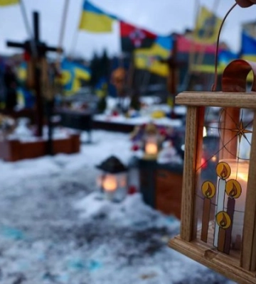 У Львові Вифлеємський вогонь миру передали рідним загиблих військових