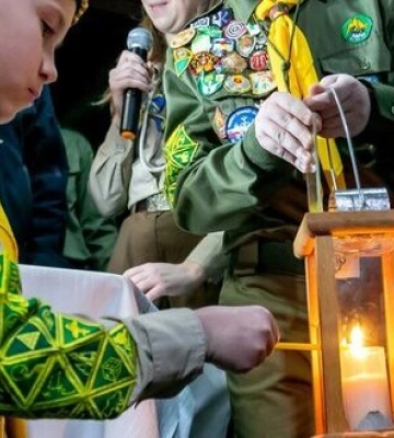 Вифлеємський вогонь миру привезли до Києва. ФОТОрепортаж