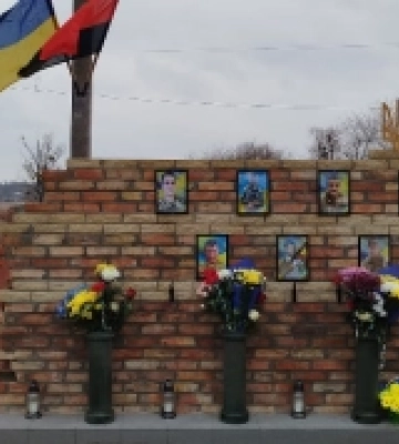 На Кіровоградщині відкрили Меморіал пам&#039;яті загиблим воїнам-односельчанам в російсько-українській війні. ФОТО.ВІДЕО
