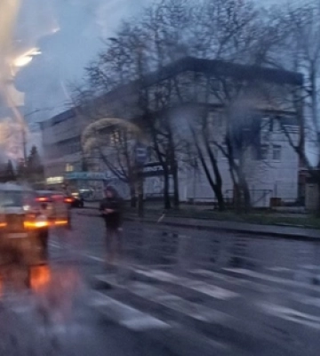Ранкова аварія у Луцьку: машині розтрощило передок 