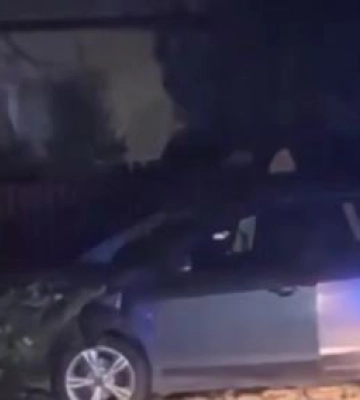 У Луцьку на Володимирській авто влетіло в дерево