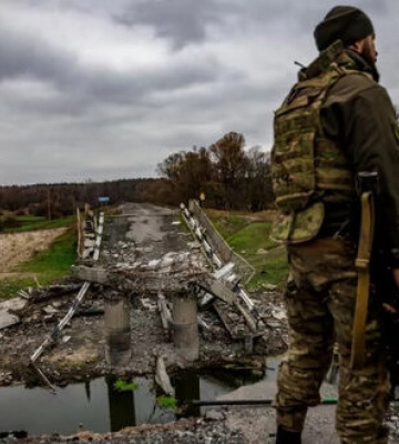 Комбрига 211-ї бригади понтонерів підозрюють у використанні військових для будівництва приватного будинку. ФОТО