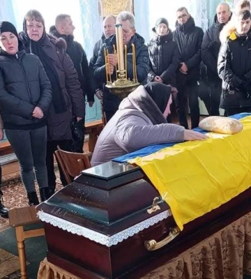 У Литовезькій громаді попрощалися з Героєм Михайлом Попіком