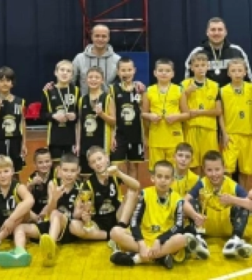 Срібні та бронзові медалі вибороли свалявські баскетболісти у фінальному турі чемпіонату Закарпаття