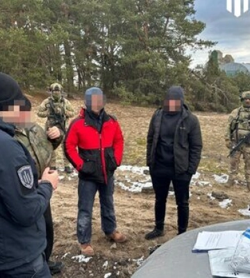На Рівненщині правоохоронець зі спільником за $8 тис. організували схему переправлення ухилянтів до Білорусі, - ДБР. ФОТОрепортаж