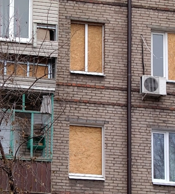 В Запоріжжі продовжують відновлювати будинки, пошкоджені ворожими обстрілами