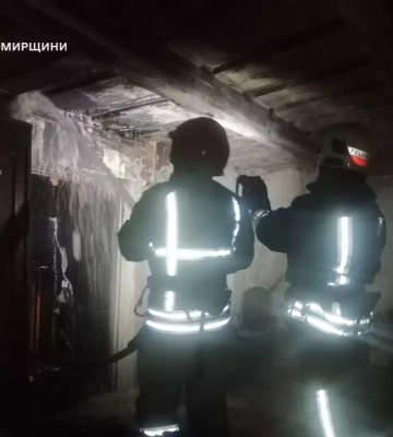 У селі на Житомирщині пожежні у сильно задимленому будинку натрапили на тіло людини