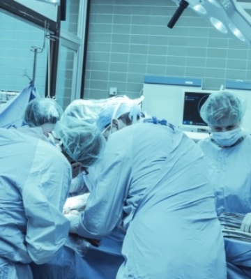 У Франківську хірурги успішно видалили жінці пухлину вагою 17 кілограмів