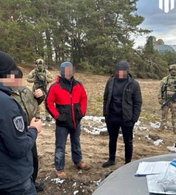 Поліцейський з Рівного за 8 тис $ допомагав ухилянтам втікати до Білорусі