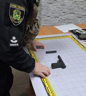 Жители Купянщины несут огнестрельное оружие в полицию: зачем они это делают