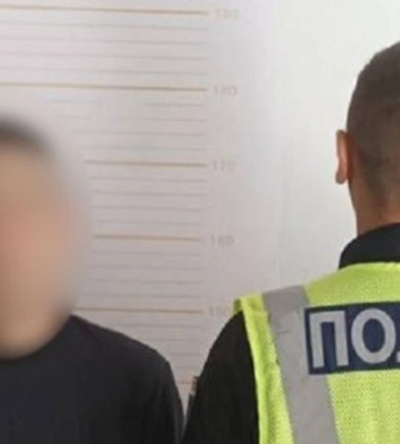 В Киеве суд наказал мужчину, который куском разбитого стекла едва не зарезал коллегу