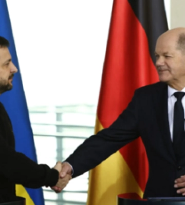 Світ має якомога швидше виконати свої зобов’язання перед Україною, і допомогти їй утримати Покровськ – Bloomberg
