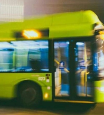 Зміни у русі: у Дніпрі громадський транспорт 17 грудня курсуватиме зі змінами