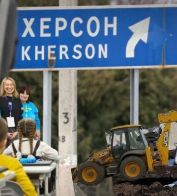 Велике будівництво на лінії фронту. Куди спішить влада Херсона?