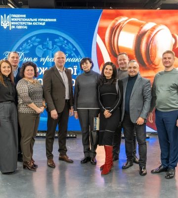 У Запоріжжі відзначили кращих співробітників Державної виконавчої служби