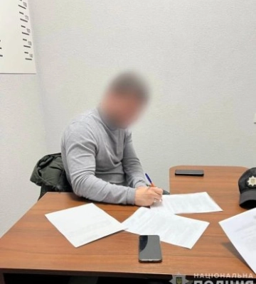Незаконно заволодів будинком пенсіонера: на Закарпатті посадовцю повідомили про підозру у шахрайстві