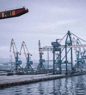 Росіяни цьогоріч вивезли понад 350 тис. тонн вантажів з окупованого Маріуполя Росіяни цьогоріч вивезли понад 350 тис. тонн вантажів з окупованого Маріуполя