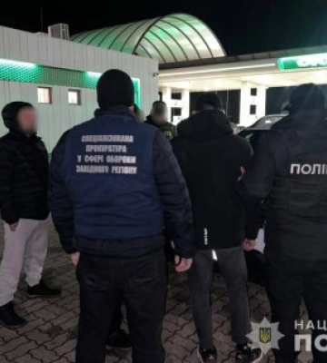 18-річного переправника на Закарпатті затримали за спробу підкупити прикордонника