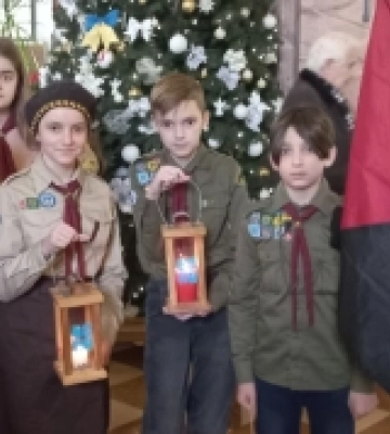 Мукачівські пластуни привезли Вифлеємський вогонь миру