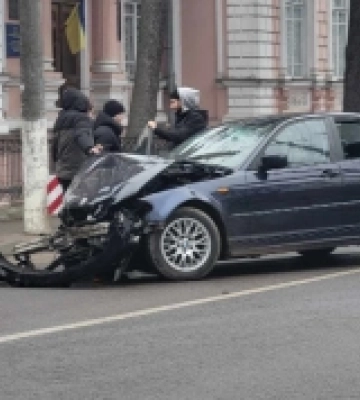 В Острозі на проспекті Незалежності трапилася аварія