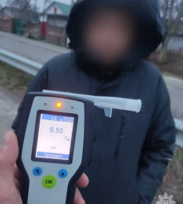 Був напідпитку: на трасі в Рівненській області за перевищення швидкості зупинили водія