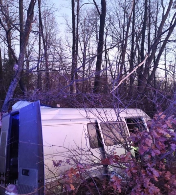 Загинув 52-річний водій, ще п'ятеро людей травмувалися: деталі ДТП у Луцькому районі