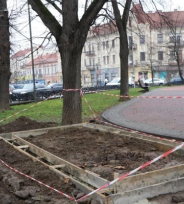 Влада Ужгорода хоче розмістити туалет біля пам’ятника великому угорському поету Шандору Петефі