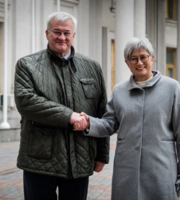 До Києва вперше за 10 років прибула міністерка закордонних справ Австралії Пенні Вонг