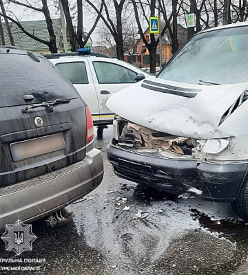 У Сумах водій KIA Sorento зіткнувся з Mercedes Vito