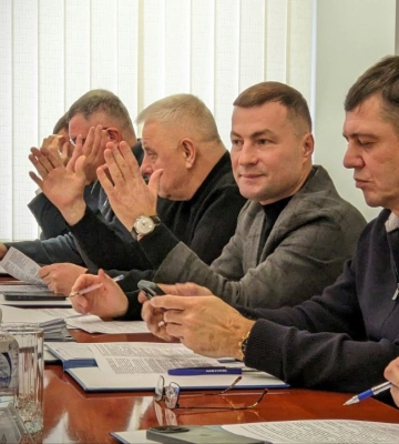 Майже пів сотню питань розглянуть у п`ятницю депутати на сесії облради