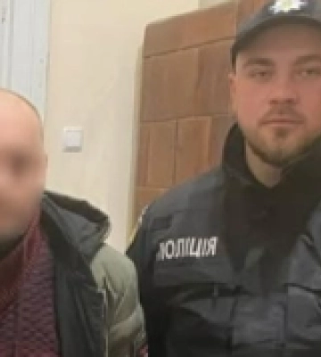 У Радехові чоловік поранив ножем співмешканку та її сина