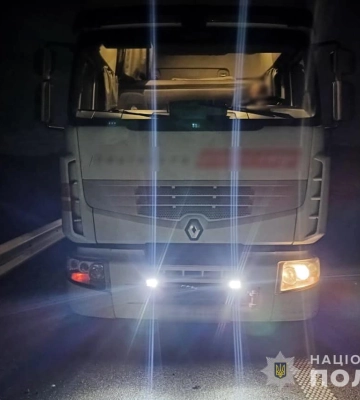 ДТП на Житомирщині: на трасі Київ - Чоп фура «Renault» збила молодого чоловіка