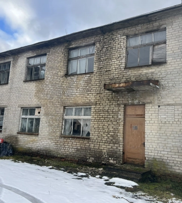 Волиньрада продає майстерні біля Луцька. Фото