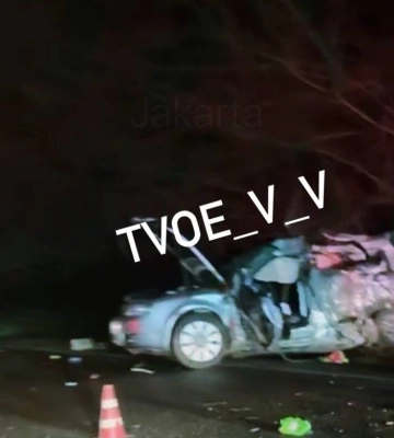 На трасі Володимир – Нововолинськ аварія: зіткнулися вантажівка та легковик (відео)