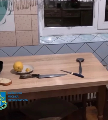 Понад десяток ударів ножем за те, що не сподобалася страва - у Києві засуджено вбивцю власної бабусі