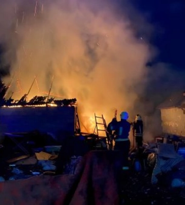 Опівночі до Служби порятунку надійшов дзвінок із Хуста – вирує жахлива пожежа,  повідомили люди