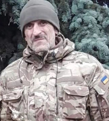 У Дніпрі прощаються з загиблим на фронті актором Яковом Ткаченко, який зіграв у кінострічці "Довбуш"